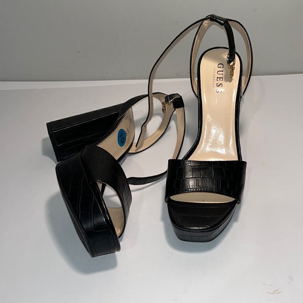 Nwot Guess ankle strap black textured platform chunky heels
